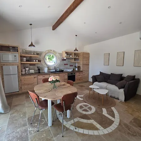 Вилла Domaine De La Tapie De Bouchet - En Camargue *